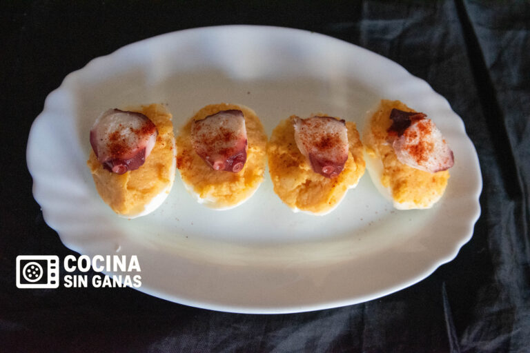 Huevos rellenos de pulpo (4)